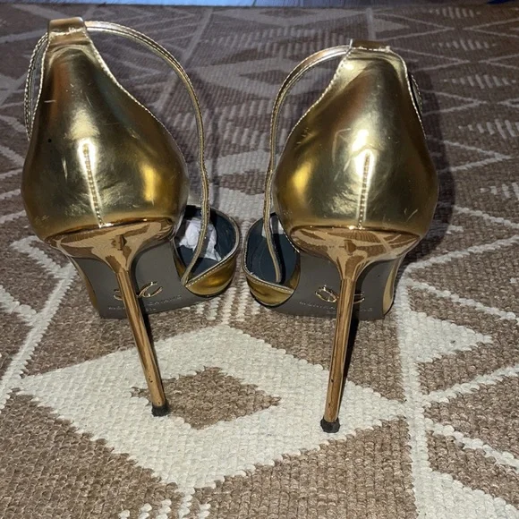 Monika Chiang Gold Heels - Picture 3 of 4